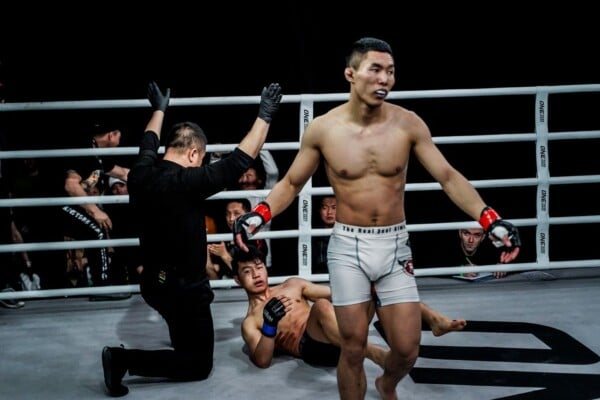 Liu De Li Ge Ri Hu DSC09108 600x400