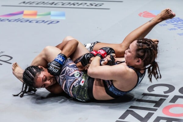 Japanese MMA fighter Mei Yamaguchi submits Laura Balin