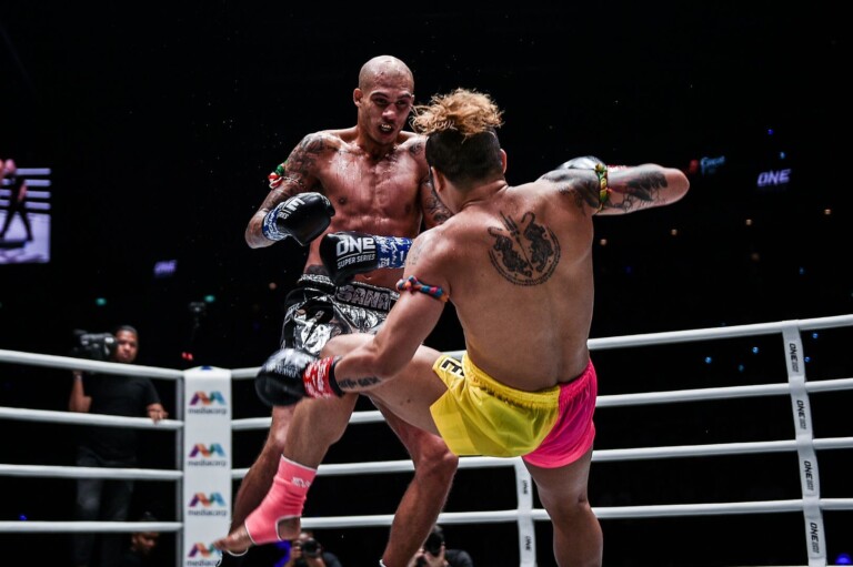 French-Algerian fighter Samy Sana knocks down Yodsanklai IWE Fairtex