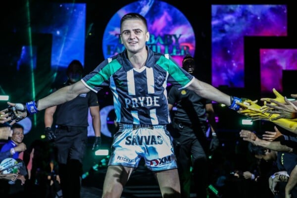 Savvas Michael defeats Singtongnoi Por Telakun at ONE: WARRIORS OF LIGHT