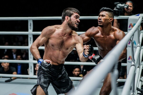 Saygid Guseyn Arslanaliev knocks out Amir Khan in the ONE Lightweight World Grand Prix