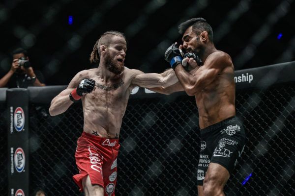 Toni Tauru strikes with Gurdarshan Mangat