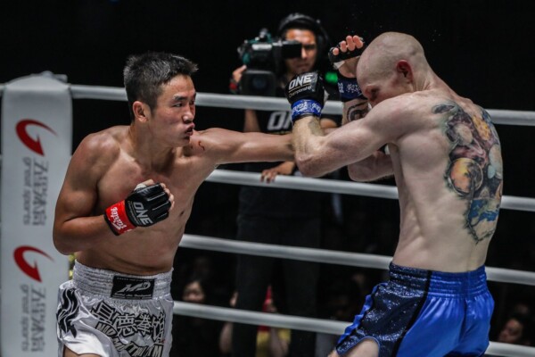Han Zi Hao knocks out Andrew Miller