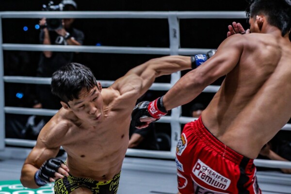 "Crazy Dog" Dae Sung Park throws a big left hand at ONE: DAWN OF HEROES