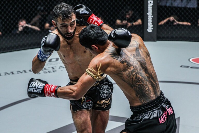 Giorgio Petrosyan goes for the finishing left cross on Jo Nattawut
