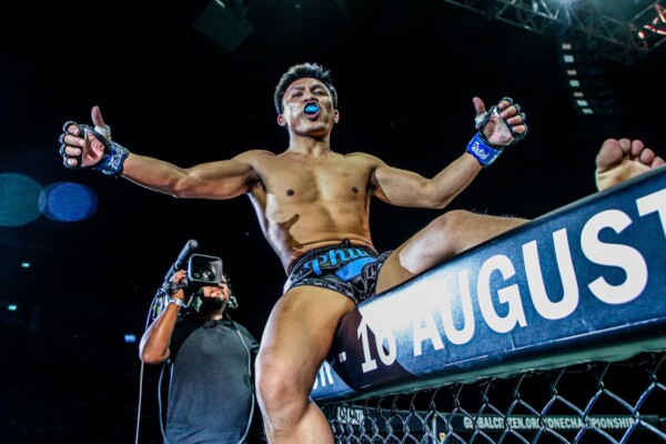 Eight-time Muay Thai World Champion Lerdsila Phuket Top Team defeats Savvas Michael in August 2019 and celebrates