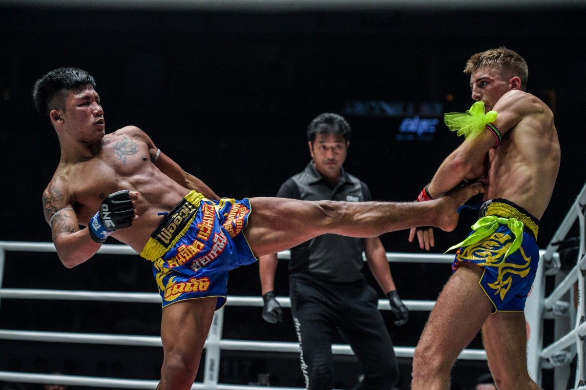 Rodtang Jitmuangnon throws his push kick at ONE: DAWN OF HEROES.