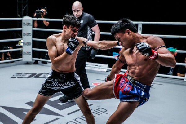 Mongkolpetch Petchyindee Academy defeats Joseph Lasiri at ONE IMMORTAL TRIUMPHDUX 0872 600x400