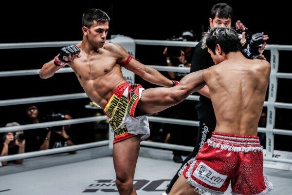 Panpayak Jitmuangnon defeats Masahide Kudo at ONE IMMORTAL TRIUMPHDUX 1412 600x400