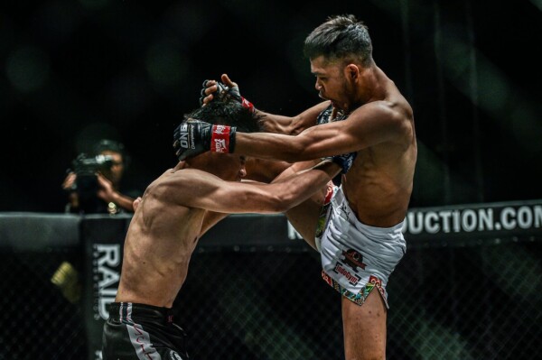 Adi Paryanto defeats Angelo Bimoadji at ONE DAWN OF VALOR D4X_8201 600x399
