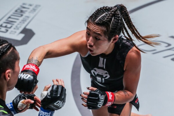 Angela Lee defeats Xiong Jing Nan at ONE CENTURY DC DUX_2465 600x400