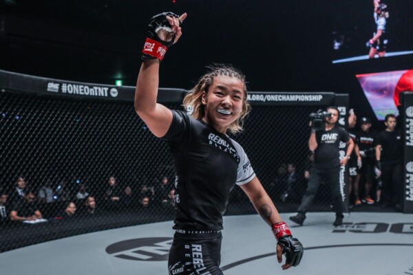 Itsuki Hirata celebrates her win against Rika Ishige