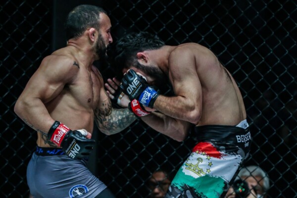 John Lineker defeats Muin Gafurov at ONE DAWN OF VALOR DC DUX_1138 600x400