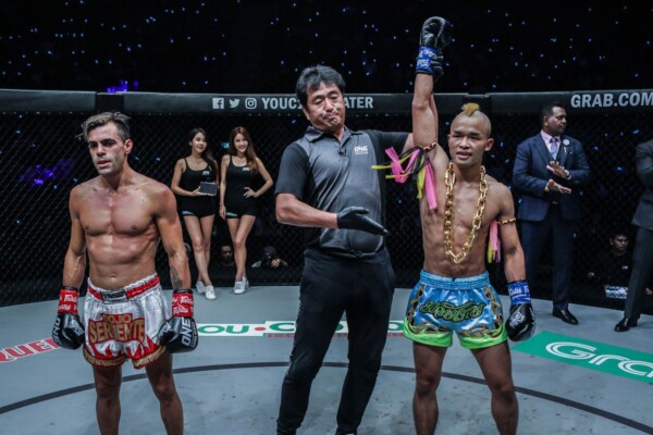 Wang Junguang celebrates his win against Federico Roma at ONE DAWN OF VALOR