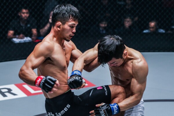Yuya Wakamatsu defeats Dae Hwan Kim at ONE CENTURY DC DUX_1112 600x400
