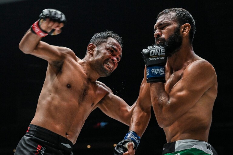 Dejdamrong Sor Amnuaysirichoke defeats Muhammad Imran at ONE EDGE OF GREATNESS