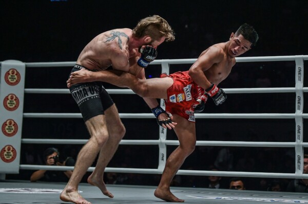 Geje Eustaquio vs. Toni Tauru II at ONE: MASTERS OF FATE in Manila, Philippines
