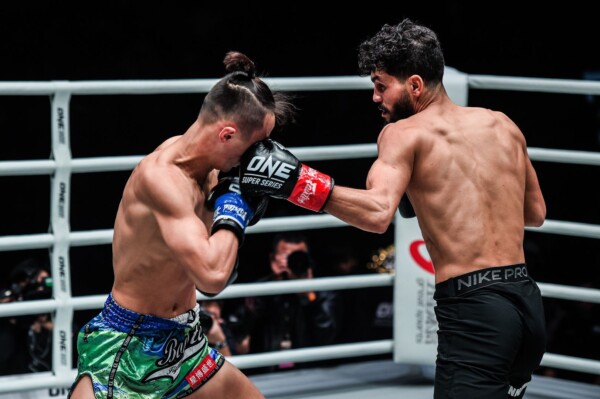 Ilias Ennahachi defeats Wang Wenfeng at ONE AGE OF DRAGONS YK 7918 600x399
