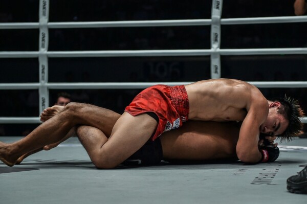 Joshua Pacio defeats Rene Catalan at ONE MASTERS OF FATE D4X_3051 600x399