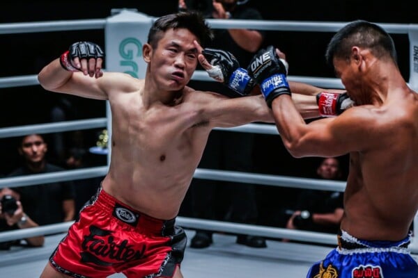 Han Zi Hao attacks Kongsak PK.Saenchaimuaythaigym at ONE MASTERS OF FATE