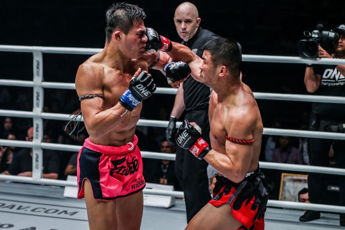 ONE Bantamweight Muay Thai World Champion Nong-O Gaiyanghadao connects on Saemapetch Fairtex