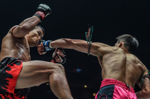 Nong O Gaiyanghadao VS Saemapetch Fairtex at ONE EDGE OF GREATNESS YK4_0506 600x399