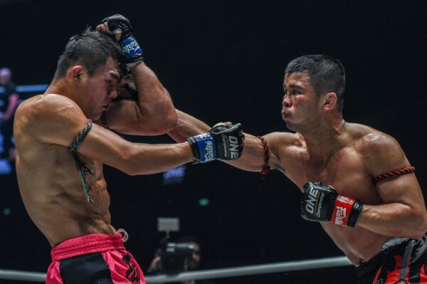 Nong O Gaiyanghadao VS Saemapetch Fairtex at ONE EDGE OF GREATNESS YK4_0681 600x399