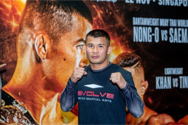 Nong O Gaiyanghadao at ONE EDGE OF GREATNESS open workout TE1_5343 600x400