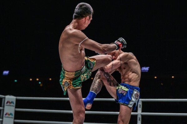Petchmorakot Petchyindee Academy defeats Charlie Peters at ONE EDGE OF GREATNESS ASH_4618 600x400