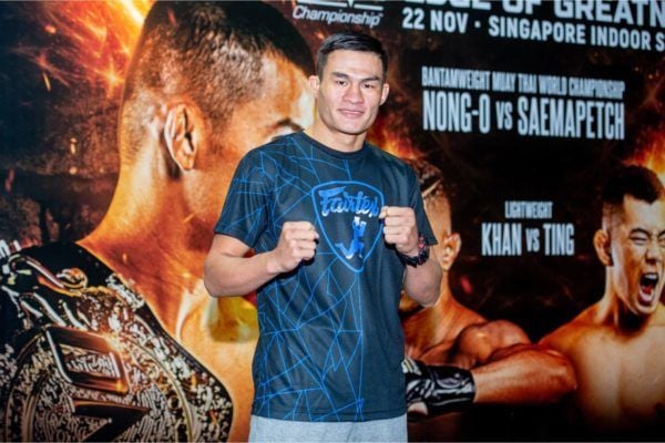 Saemapetch Fairtex at ONE EDGE OF GREATNESS open workout in Singapore