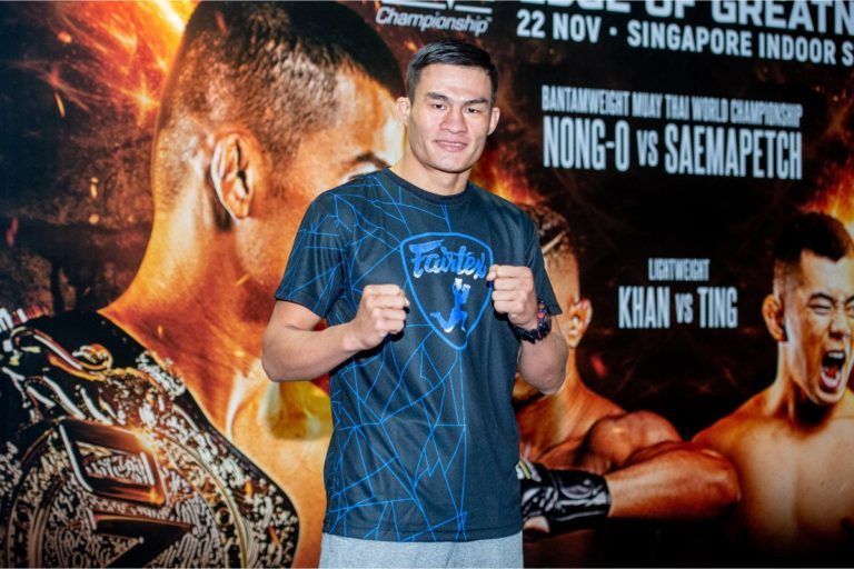 Saemapetch Fairtex at ONE EDGE OF GREATNESS open workout in Singapore