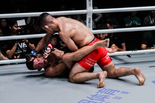 Shuya Kamikubo defeats Bruno Pucci at ONE EDGE OF GREATNESS DUX 5649 600x400
