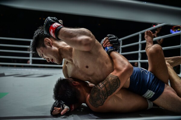 Yoshitaka Naito defeats Pongsiri Mitsatit at ONE MASTERS OF FATE D4X_1227 600x399