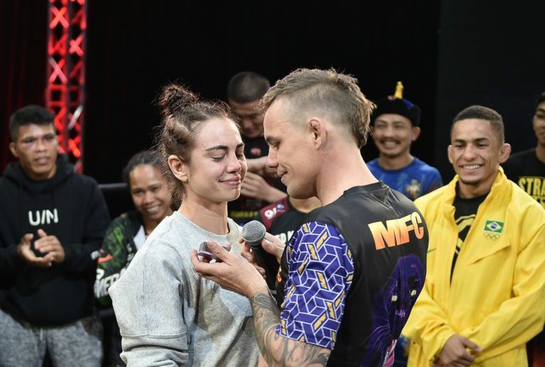 Ryan Robertson proposes to Kristy Obst