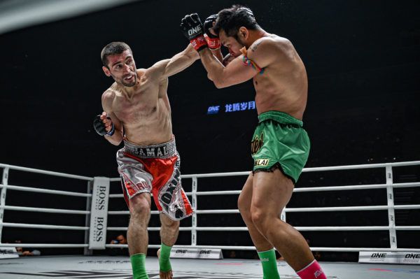 Jamal Yusupov defeats Yodsanklai IWE Fairtex