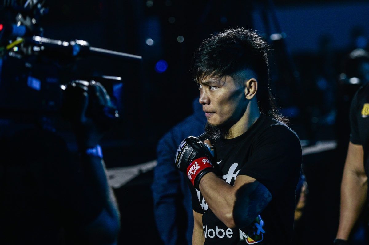 Lito Adiwang enters the Mall Of Asia Arena