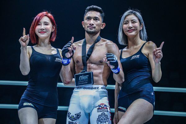 Fajar celebrates his defeat of Egi Rozten ONE WARRIOR'S CODE
