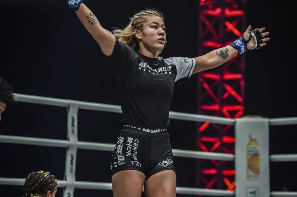 Itsuki Hirata celebrates her win against Nyrene Crowley