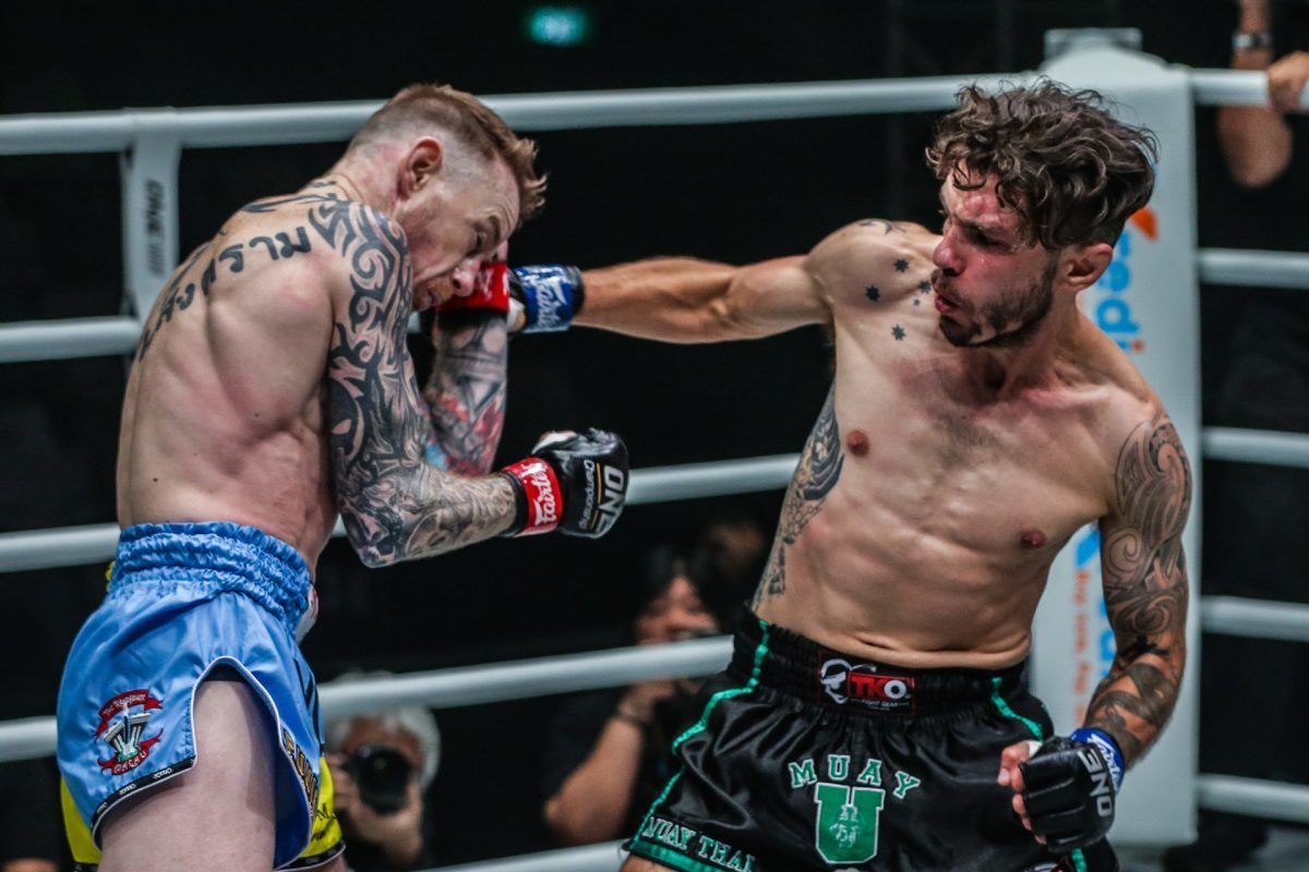 Josh Tonna and Andy Howson battle in Jakarta, Indonesia