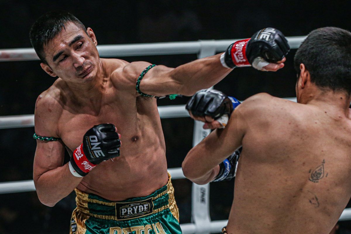 Petchmorakot Petchyindee Academy defeats Pongsiri PK.Saenchaimuaythaigym ONE WARRIOR'S CODE