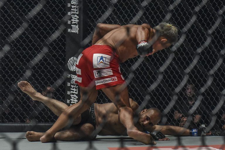 Yoshihiro Akiyama defeats Sherif Mohamed by KO at ONE KING OF THE JUNGLE