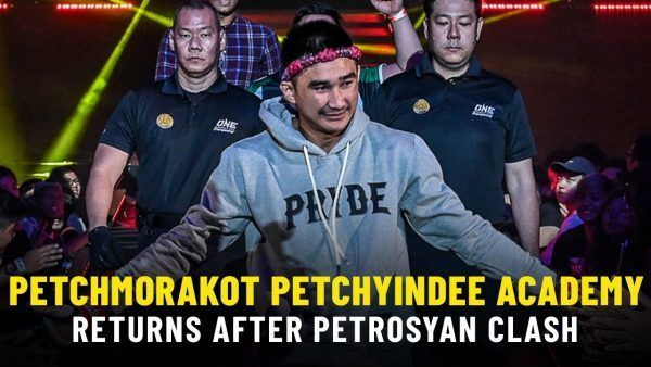 Thai star Petchmorakot Petchyindee Academy makes his way down the aisle while greeting adoring fans.