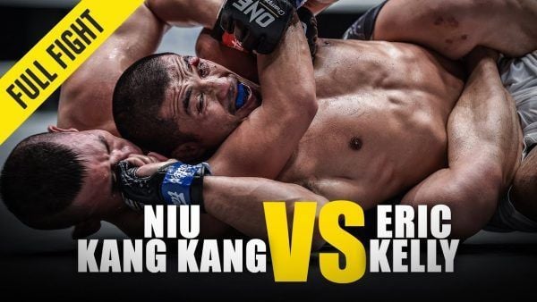 China's Niu Kang Kang works his ground game against Eric Kelly at ONE: LEGENDARY QUEST.