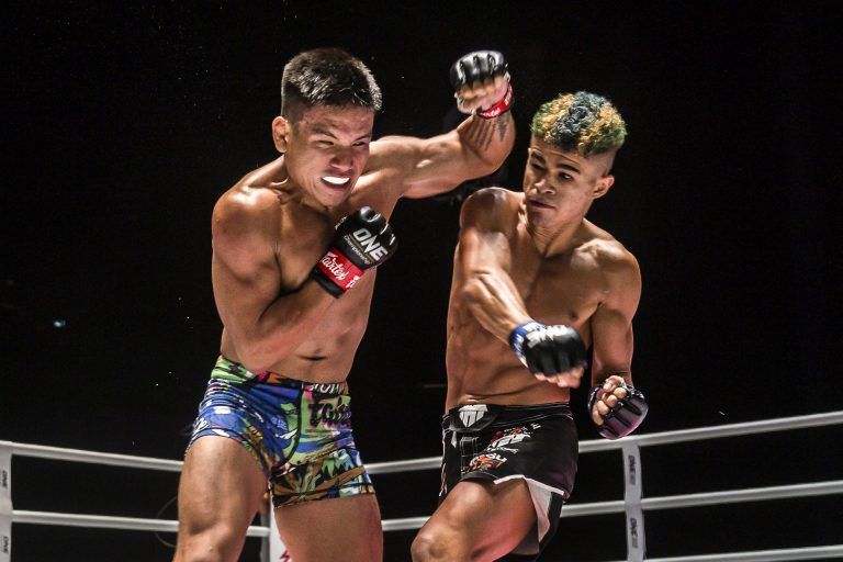 Brazil's Fabricio Andrade cracks Mark Fairtex Abelado