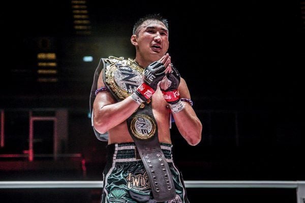 ONE Featherweight Muay Thai World Champion Petchmorakot Petchyindee Academy