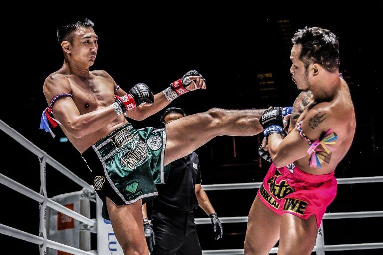 Petchmorakot Petchyindee Academy teeps Yodsanklai IWE Fairtex