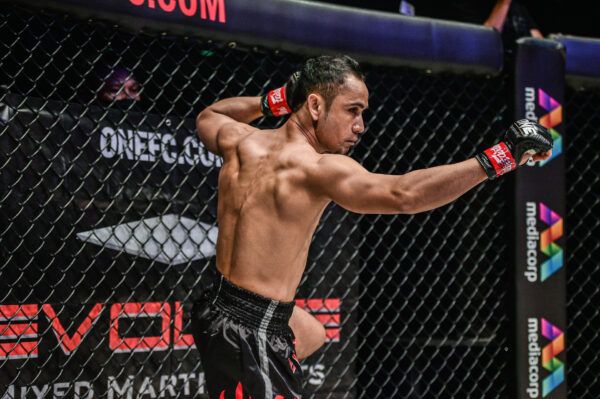 Live action shots of Muay Thai fighters Sam-A Gaiyanghadao and Josh Tonna from ONE: REIGN OF DYNASTIES on 9 October!