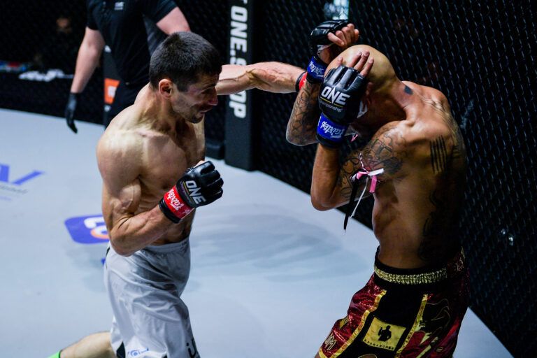 Exclusive photos from Russian fighter Jamal Yusupov and French star Samy Sana’s Muay Thai fight at ONE: COLLISION COURSE II on 25 December
