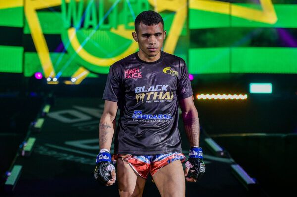 Exclusive photos from Japanese star Momotaro and Brazilian striker Walter Goncalves’ Muay Thai fight at ONE: COLLISION COURSE II on 25 December