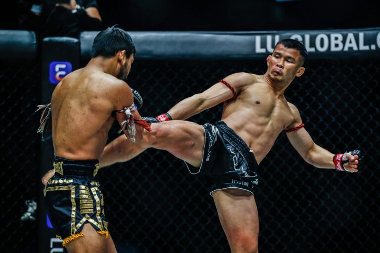 Muay Thai legend Nong-O Gaiyanghadao fights Rodlek PK.Saenchai Muaythaigym at ONE: COLLISION COURSE